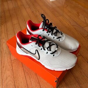 Men’s Nike legend essential 2 sneakers size 7.5 in white black red and gray